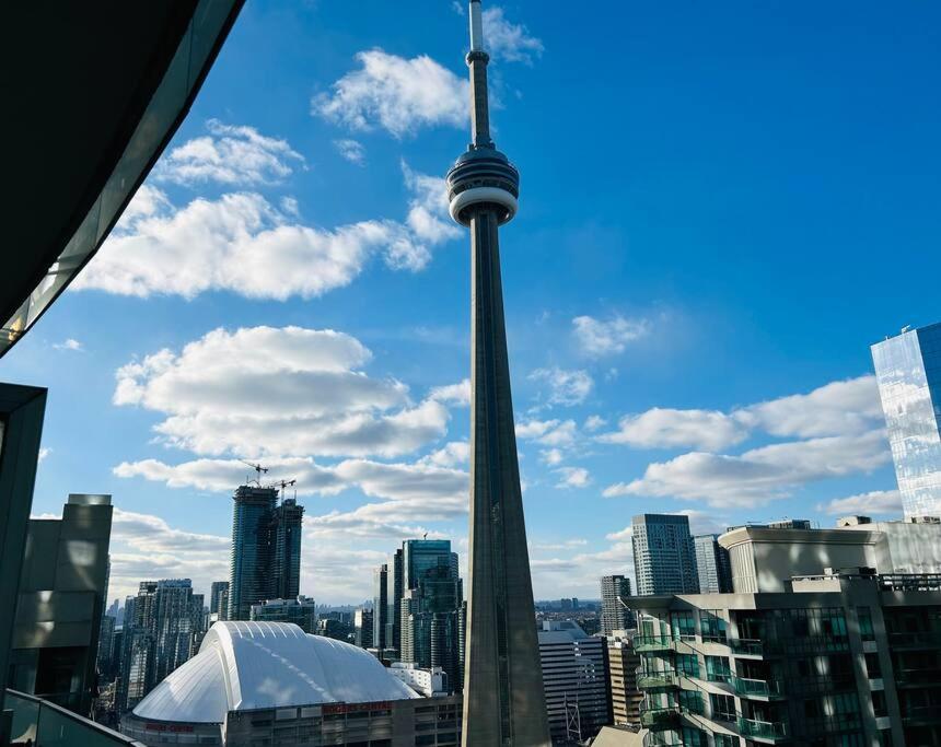 Luxury Condo - Steps To Everything - Balcony View Toronto Extérieur photo