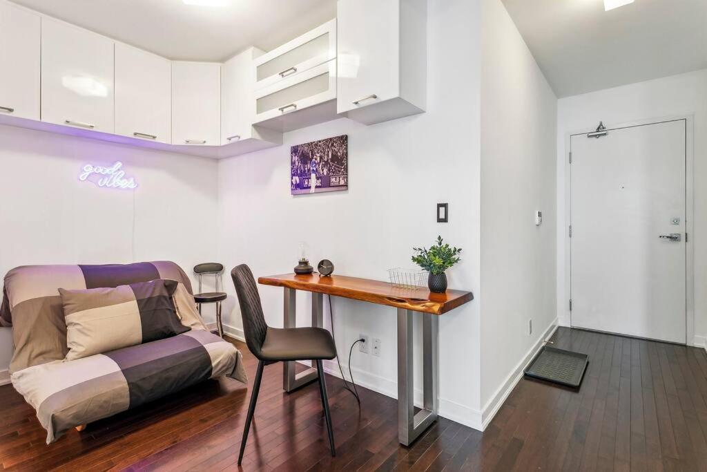 Luxury Condo - Steps To Everything - Balcony View Toronto Extérieur photo