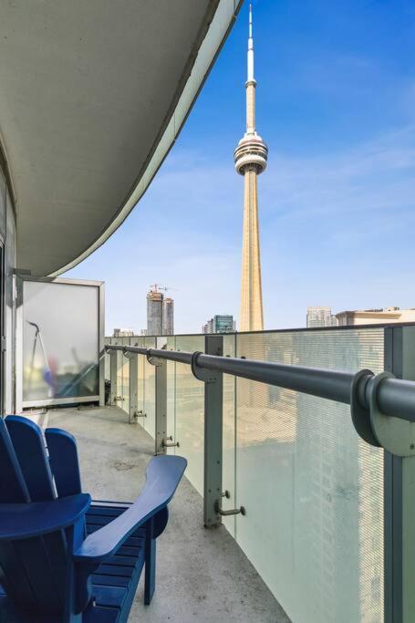Luxury Condo - Steps To Everything - Balcony View Toronto Extérieur photo